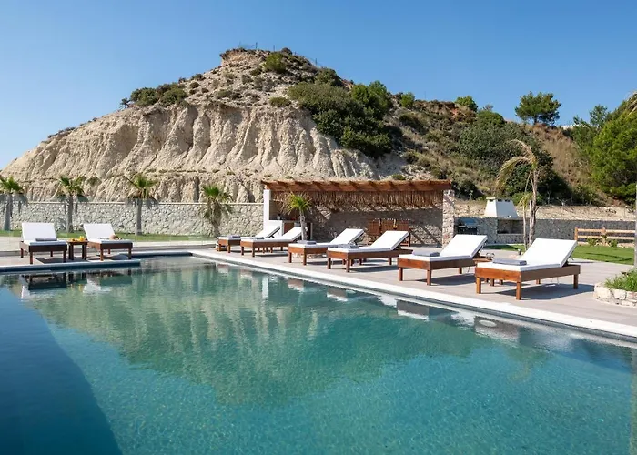 Waves Of Blue Villa *