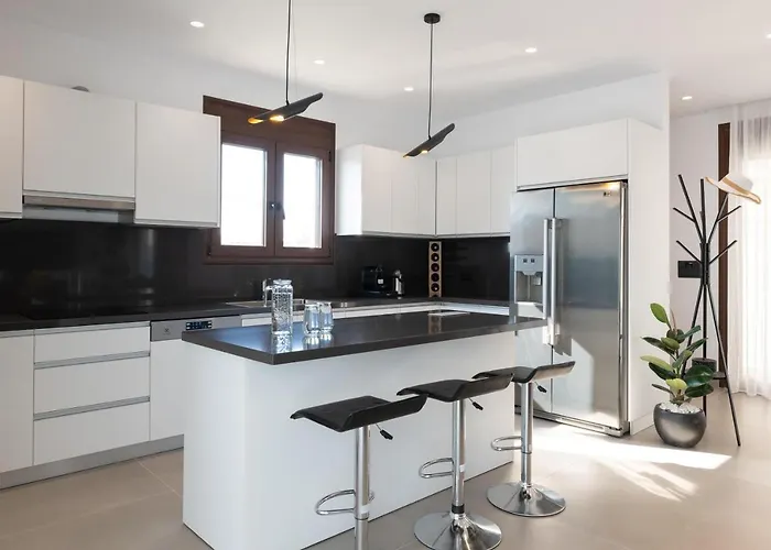 فيلة Waves Of Blue